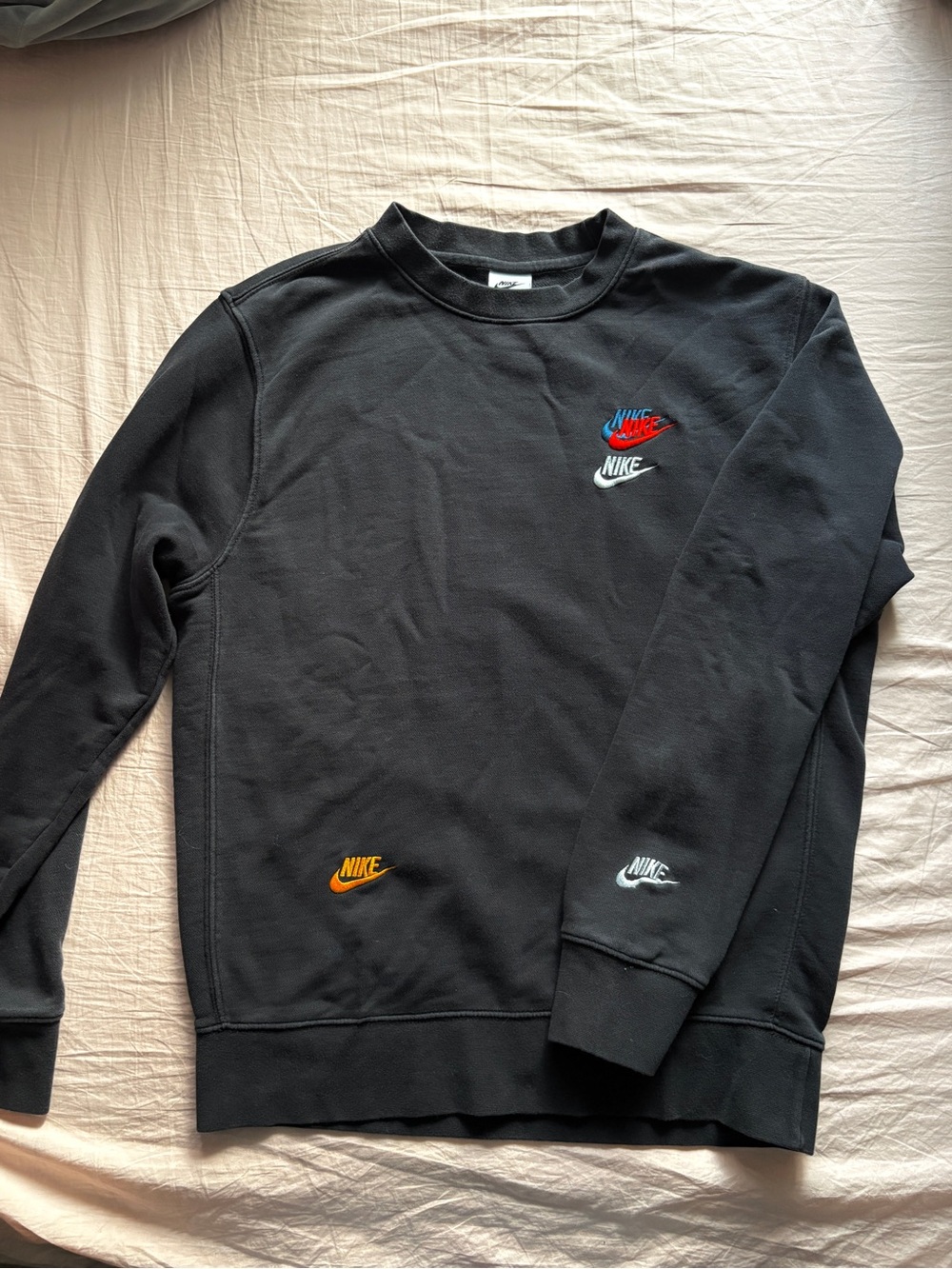 NIKE SPORTSWEAR ESSENTIALS+ FRENCH TERRY SWEATSHIRT